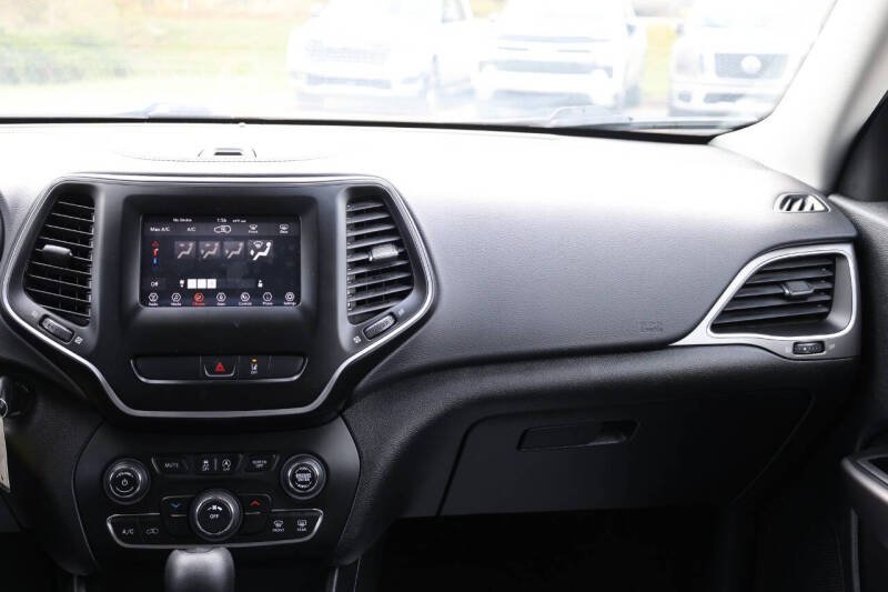 2021 Jeep Cherokee Latitude - Image 22