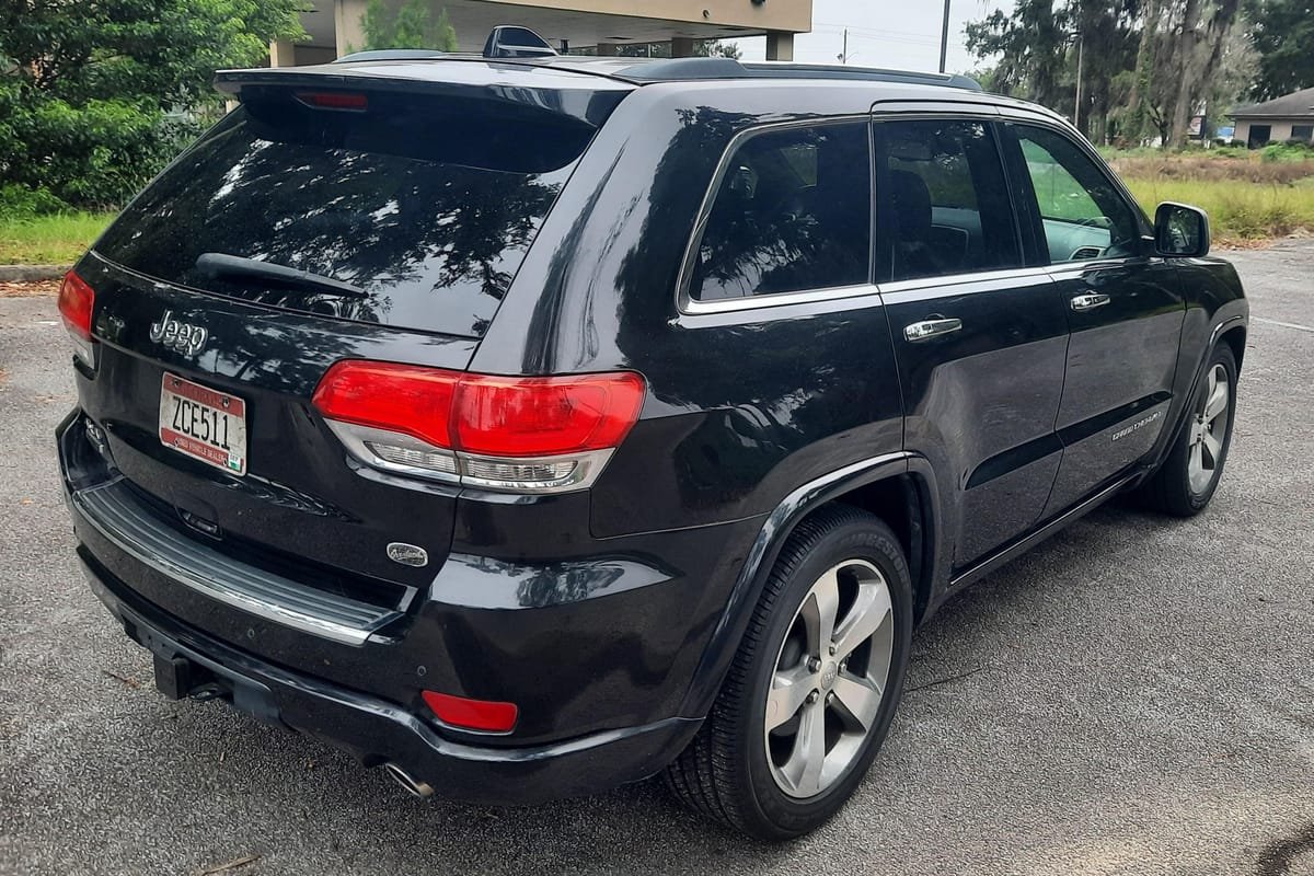 2014 Jeep Grand Cherokee Overland 4x4 - Image 2