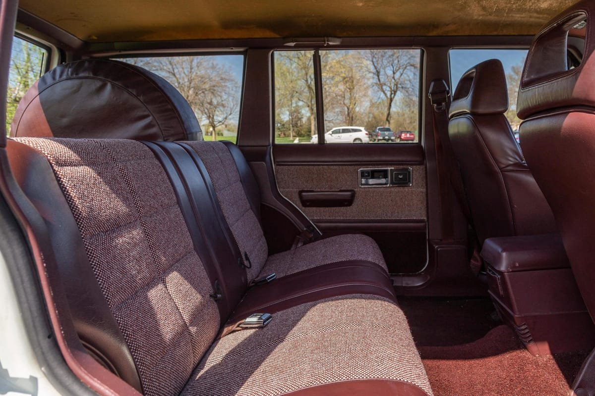 1989 Jeep Cherokee Laredo 4x4 - Image 15