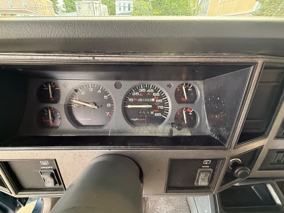 1992 Jeep Cherokee Laredo 4x4 - Image 21