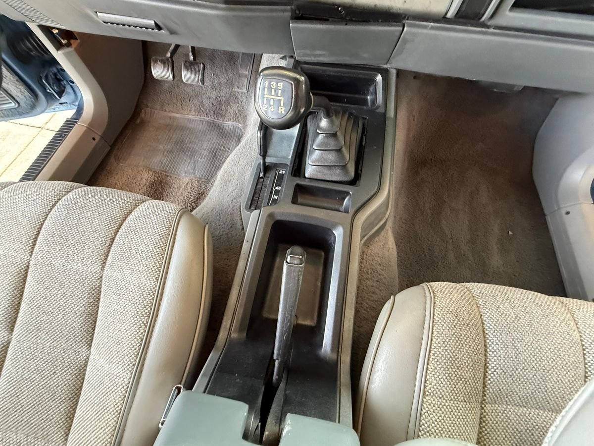1992 Jeep Cherokee Laredo 4x4 - Image 22