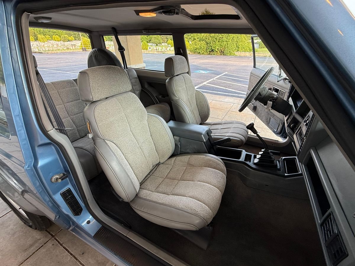 1992 Jeep Cherokee Laredo 4x4 - Image 13