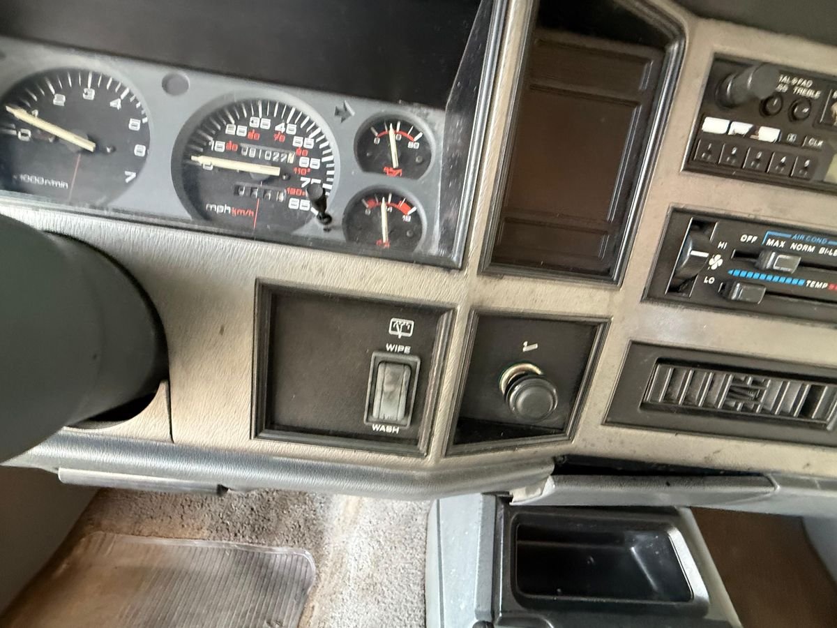 1992 Jeep Cherokee Laredo 4x4 - Image 20
