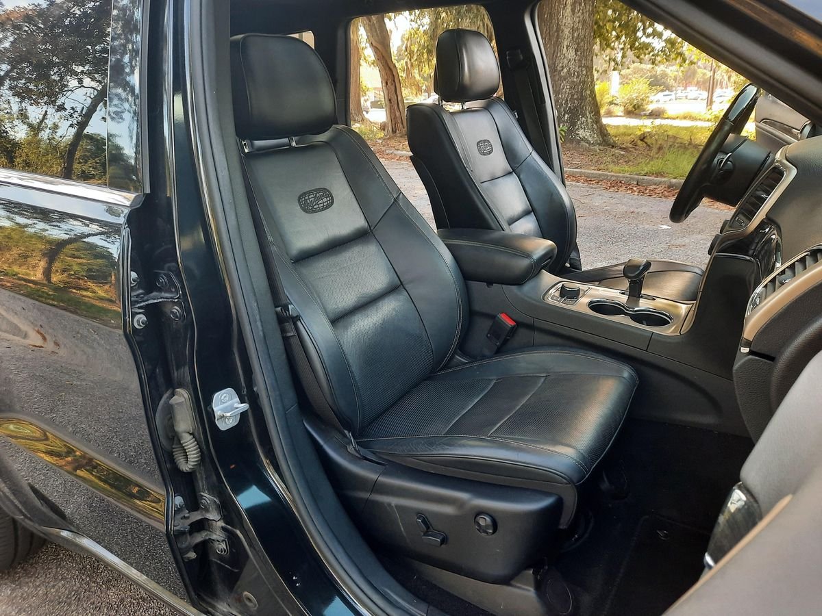 2014 Jeep Grand Cherokee Overland 4x4 - Image 9