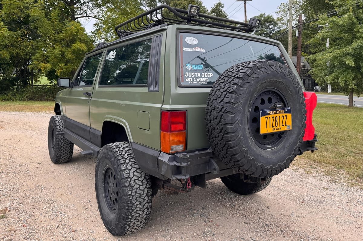 1989 Jeep Cherokee Sport 4x4 - Image 3