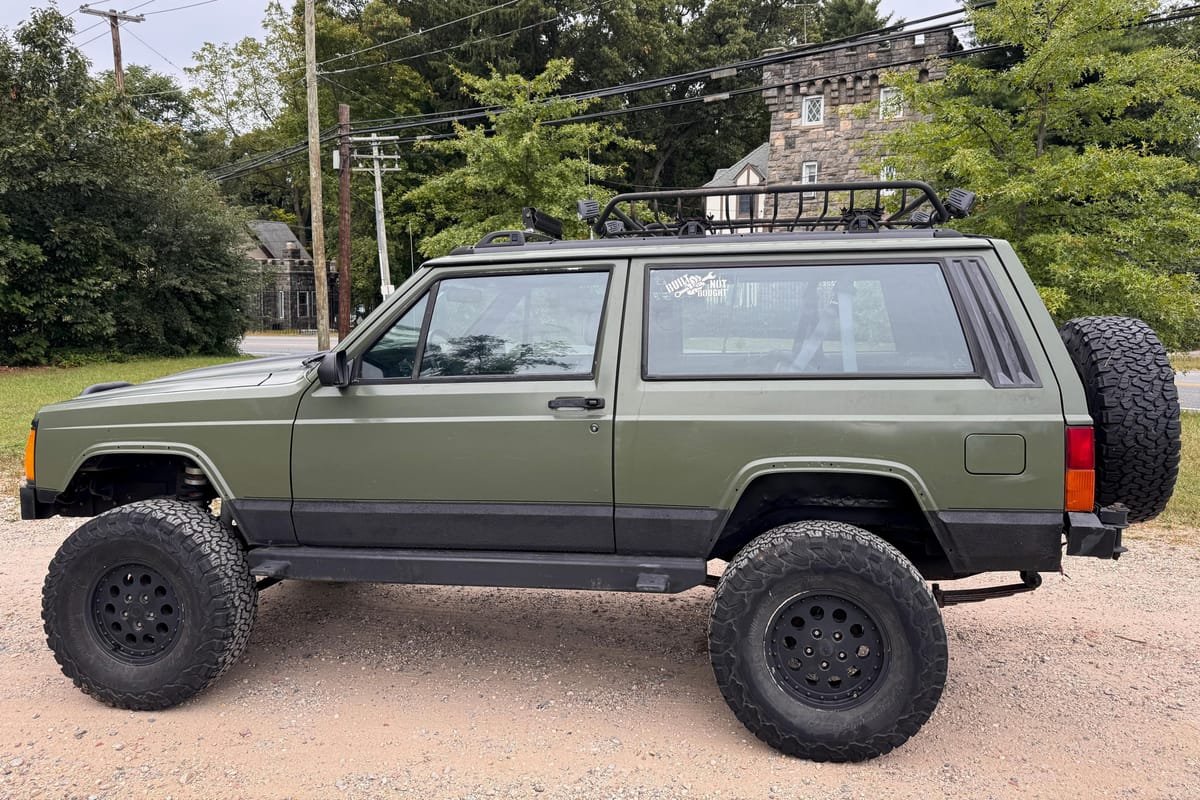 1989 Jeep Cherokee Sport 4x4 - Image 4