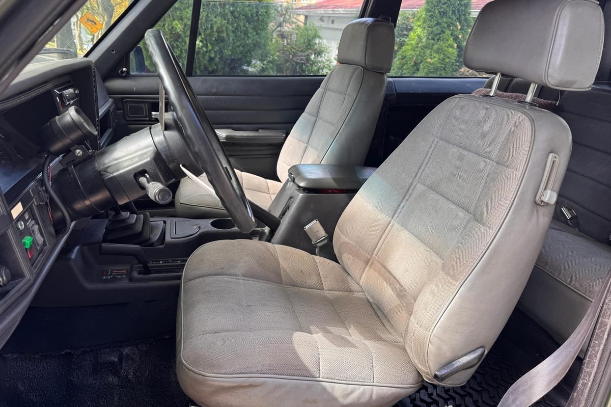1989 Jeep Cherokee Sport 4x4 - Image 6