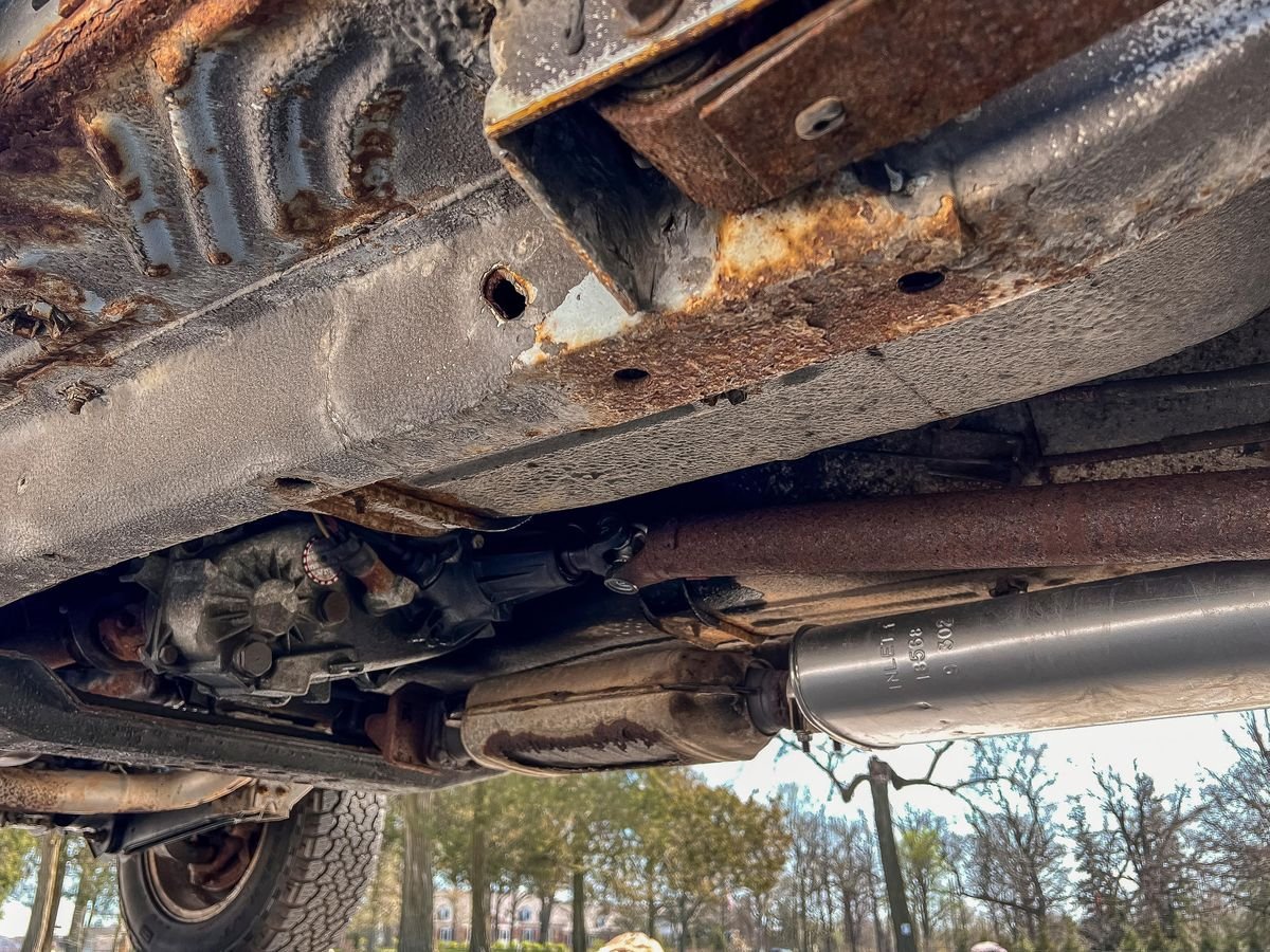 1989 Jeep Cherokee Laredo 4x4 - Image 42