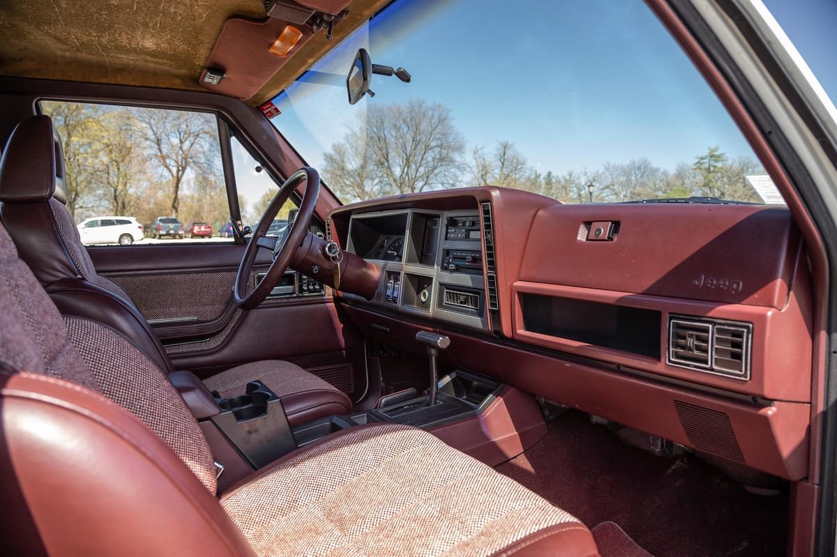 1989 Jeep Cherokee Laredo 4x4 - Image 21