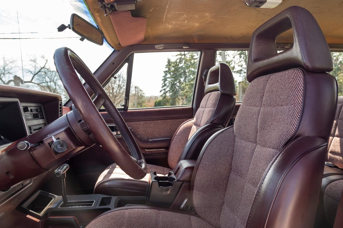 1989 Jeep Cherokee Laredo 4x4 - Image 17