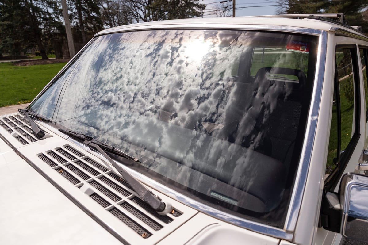 1989 Jeep Cherokee Laredo 4x4 - Image 11