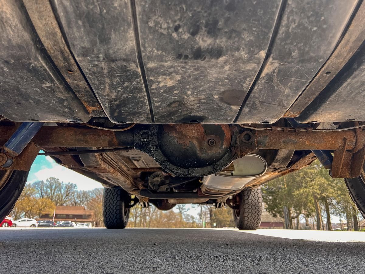 1989 Jeep Cherokee Laredo 4x4 - Image 40