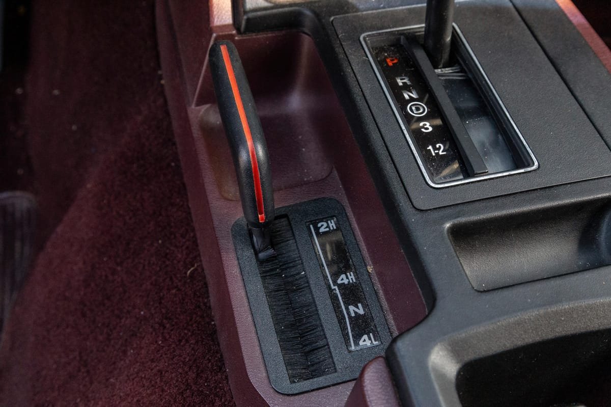 1989 Jeep Cherokee Laredo 4x4 - Image 24