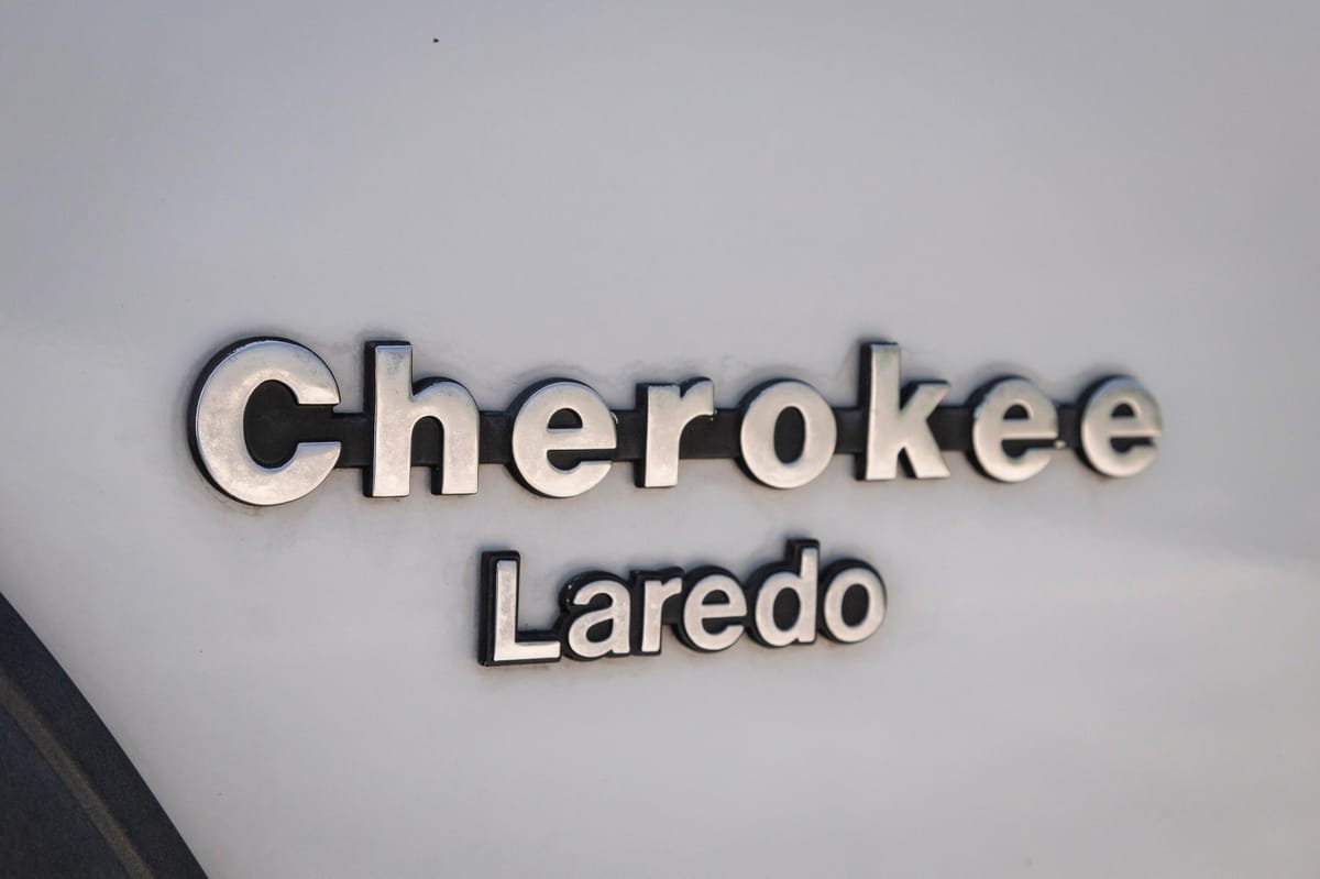 1989 Jeep Cherokee Laredo 4x4 - Image 13