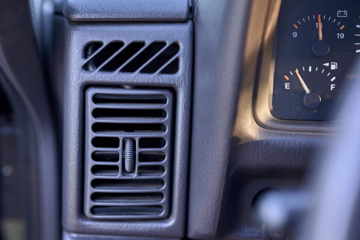 1999 Jeep Cherokee Sport 4x4 - Image 36