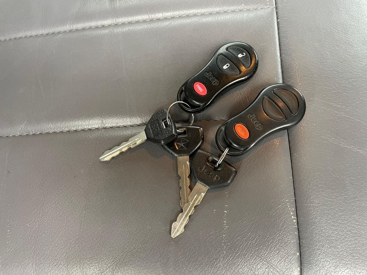 1999 Jeep Cherokee Sport 4x4 - Image 42