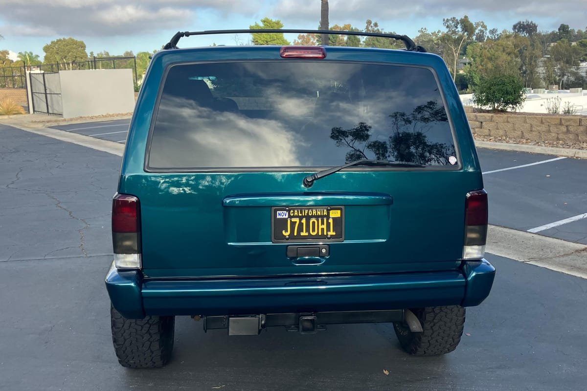 1998 Jeep Cherokee Classic 4x4 - Image 5