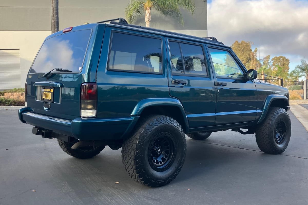 1998 Jeep Cherokee Classic 4x4 - Image 6