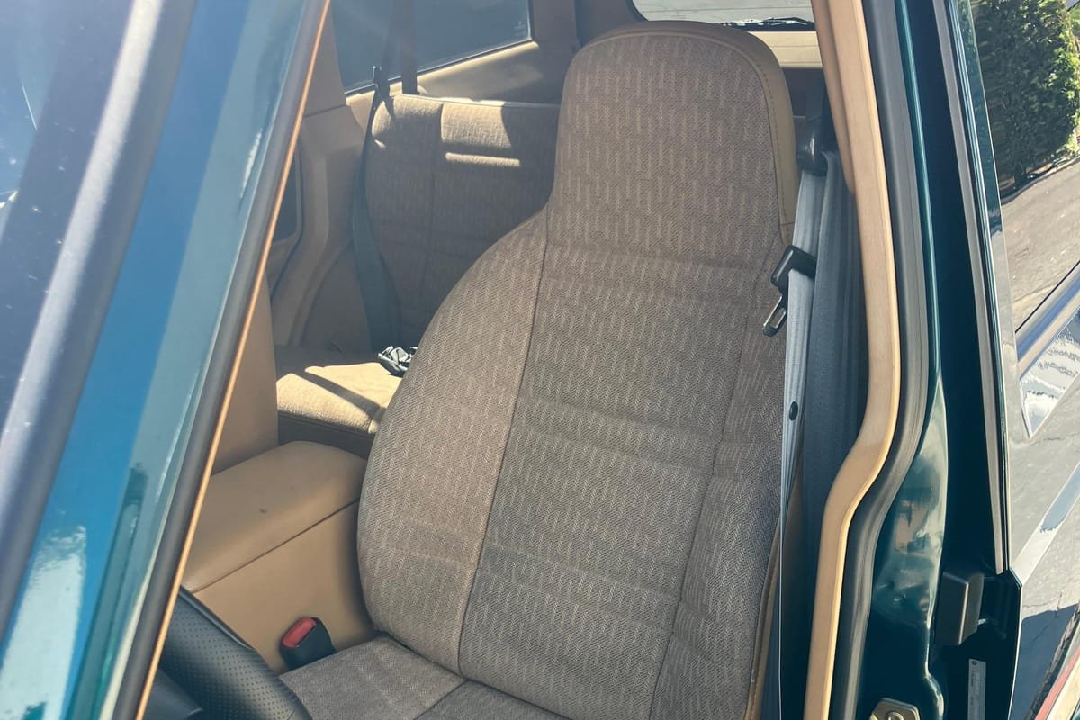 1998 Jeep Cherokee Classic 4x4 - Image 12