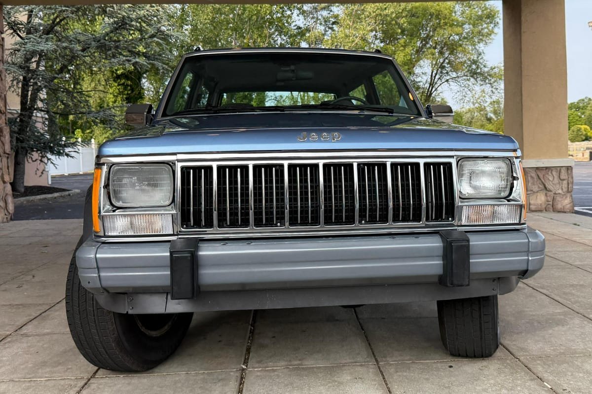 1992 Jeep Cherokee Laredo 4x4 - Image 2