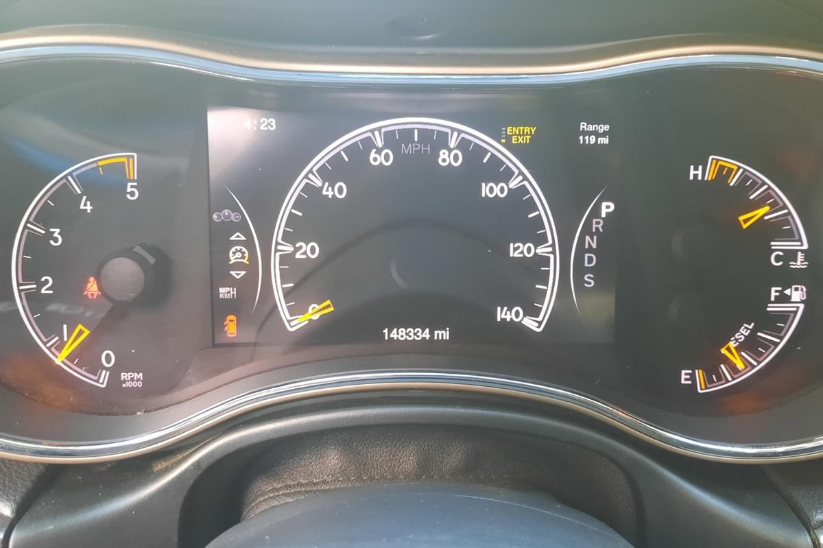 2014 Jeep Grand Cherokee Overland 4x4 - Image 8