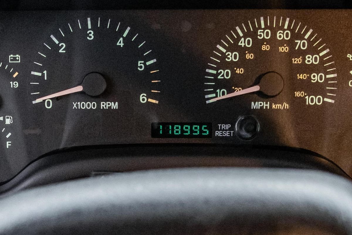 1999 Jeep Cherokee Sport 4x4 - Image 12