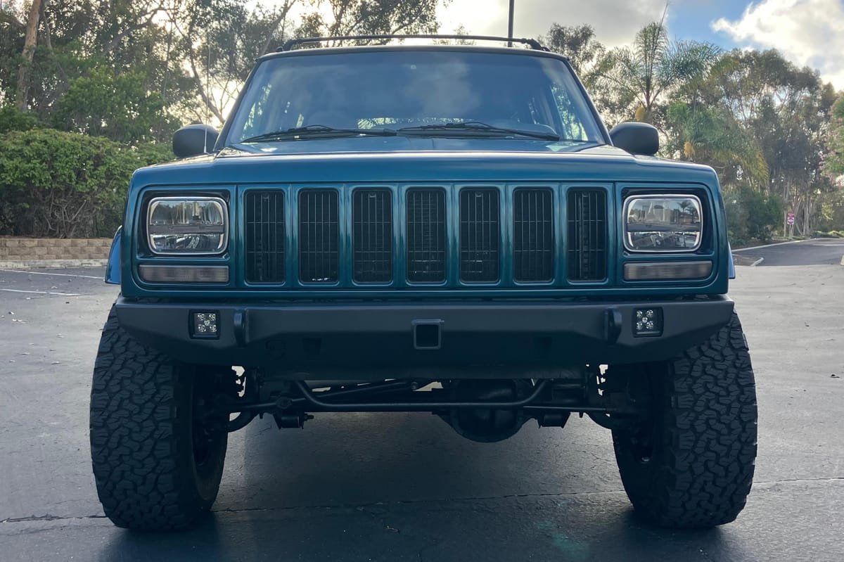 1998 Jeep Cherokee Classic 4x4 - Image 3