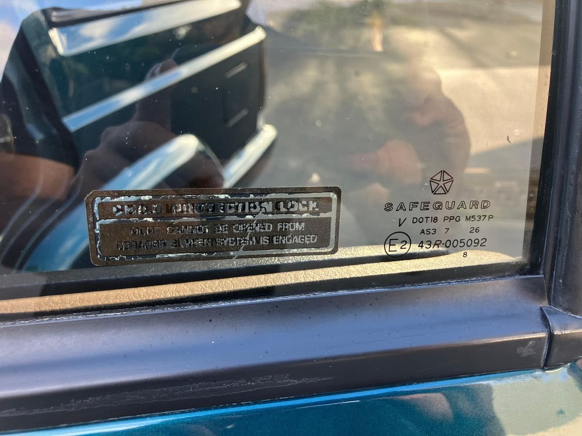 1998 Jeep Cherokee Classic 4x4 - Image 39