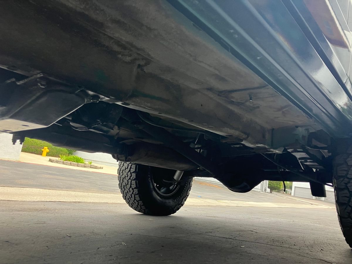 1998 Jeep Cherokee Classic 4x4 - Image 19