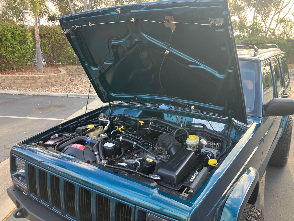 1998 Jeep Cherokee Classic 4x4 - Image 17