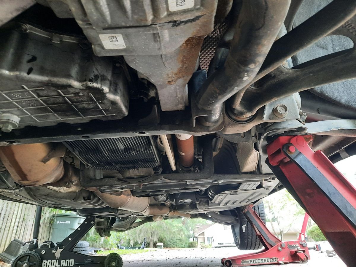 2014 Jeep Grand Cherokee Overland 4x4 - Image 13