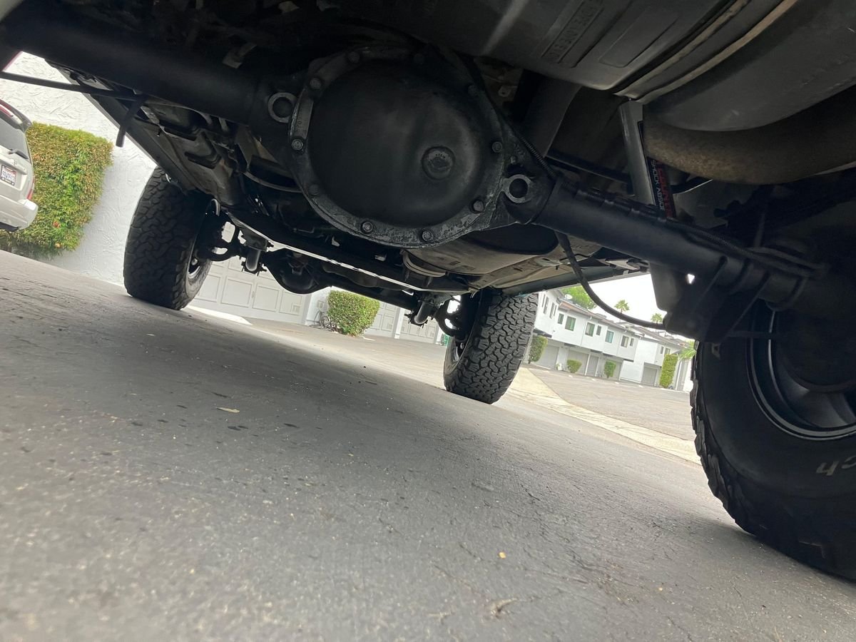 1998 Jeep Cherokee Classic 4x4 - Image 24