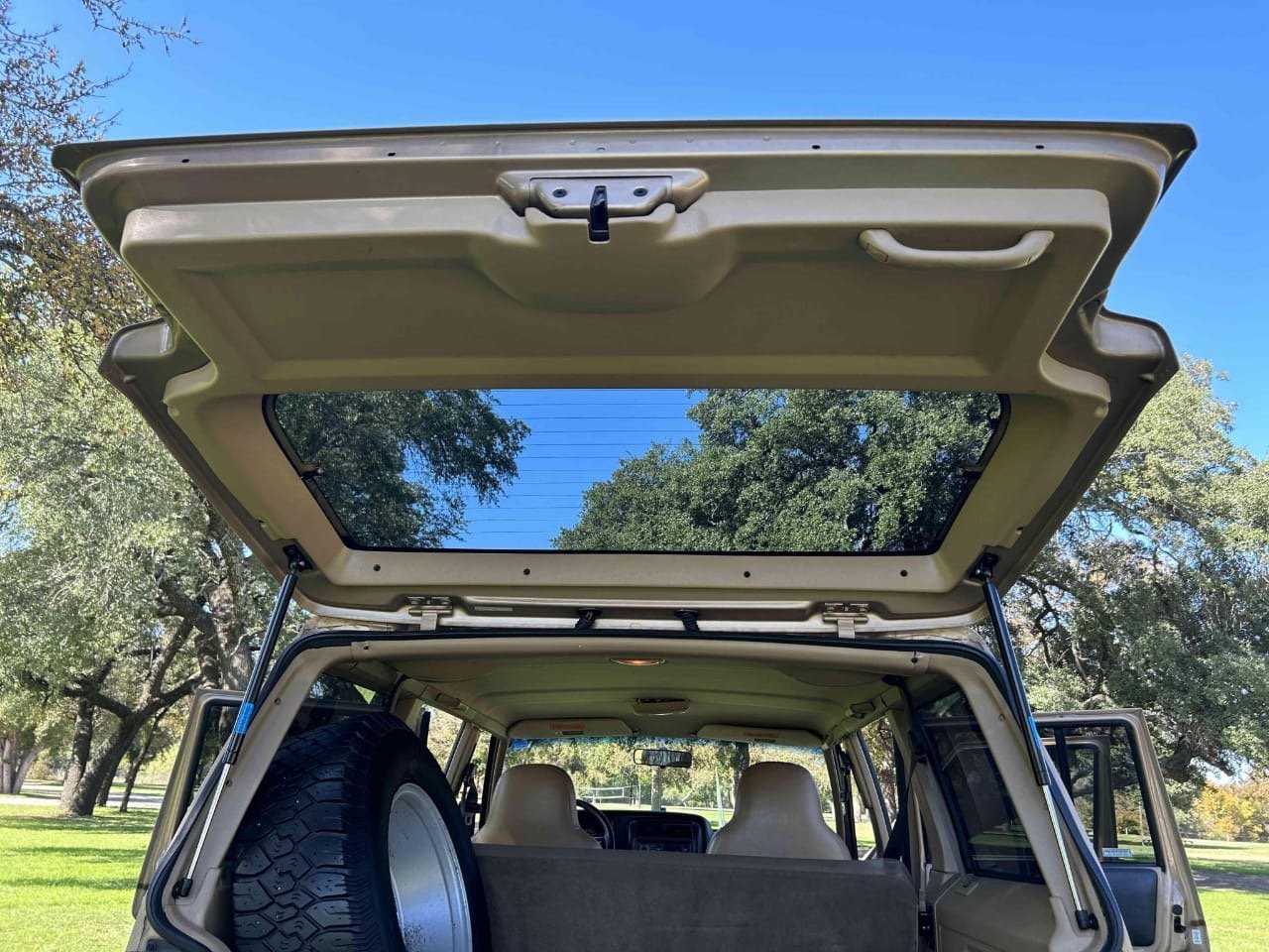 1999 Jeep Cherokee Sport 4×4 - Image 24