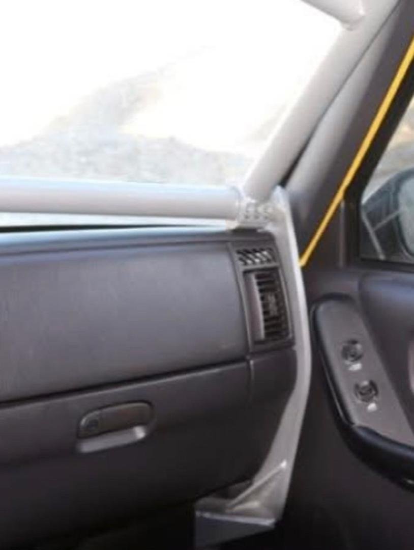 Rock hard 4x4 bolt in roll cage. - Image 5