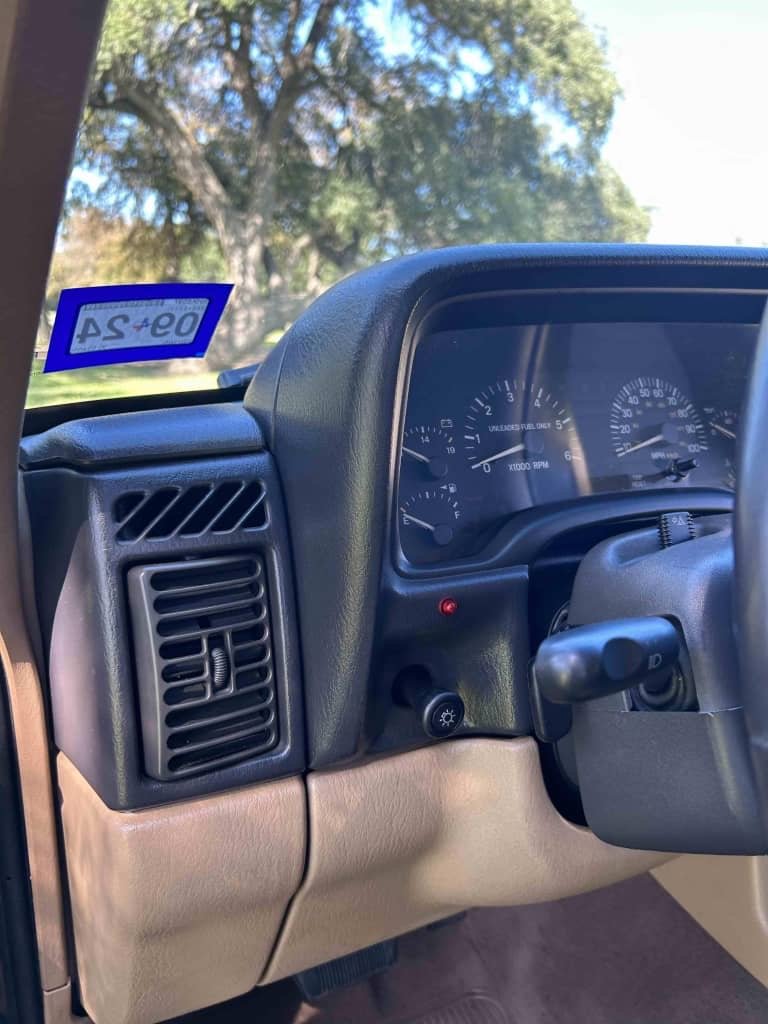 1999 Jeep Cherokee Sport 4×4 - Image 18