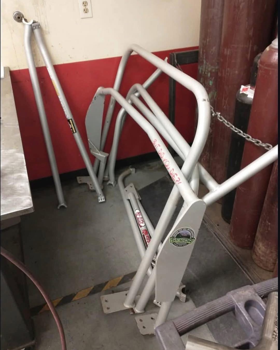 Cherokee XJ rock hard 4x4 bolt in roll cage. - Image 2