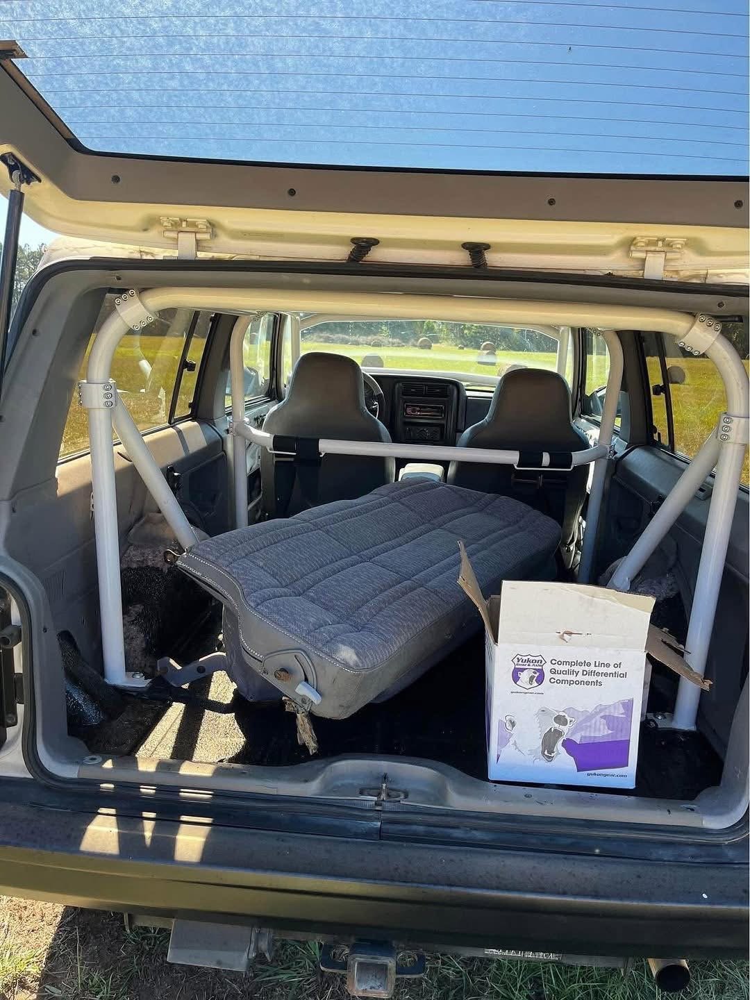 Cherokee XJ rock hard 4x4 bolt in roll cage. - Image 5