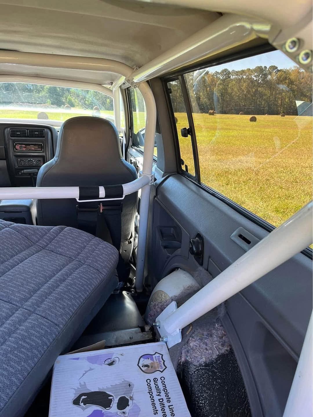 Cherokee XJ rock hard 4x4 bolt in roll cage. - Image 6