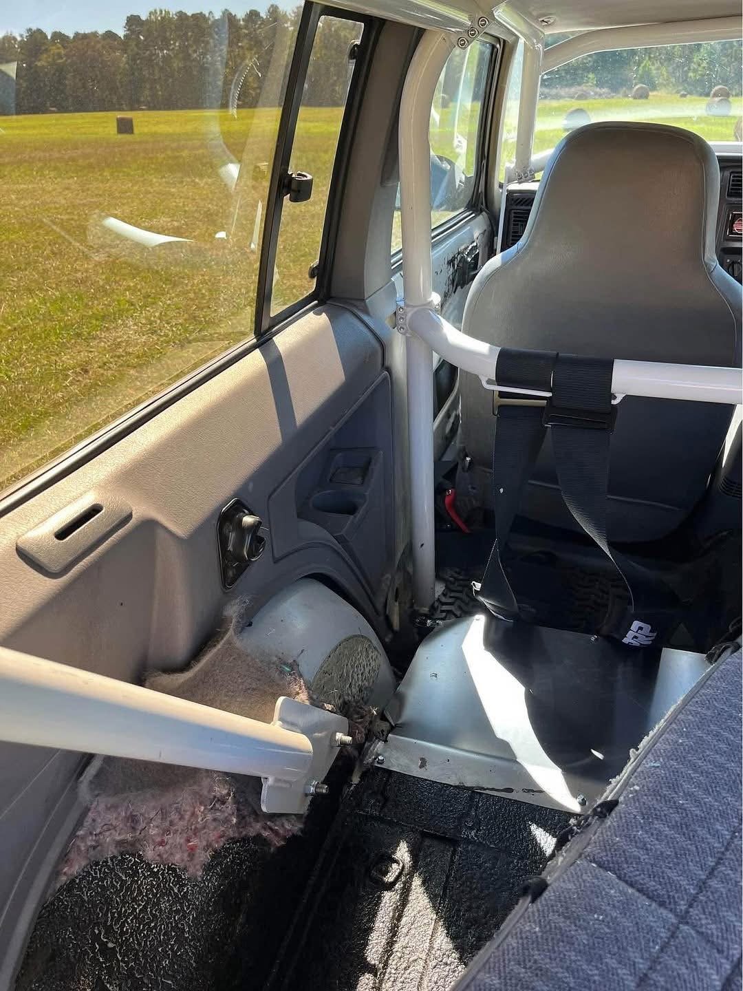 Cherokee XJ rock hard 4x4 bolt in roll cage. - Image 8