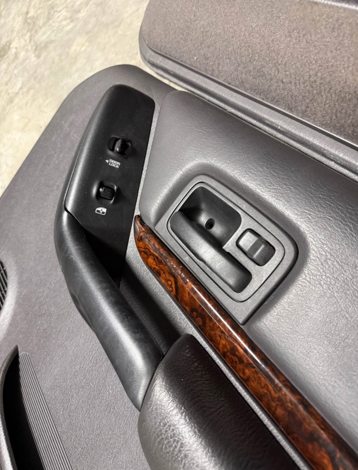 1997-2001 Jeep Cherokee XJ Wood Grain Power door panels with OEM switches - Image 2